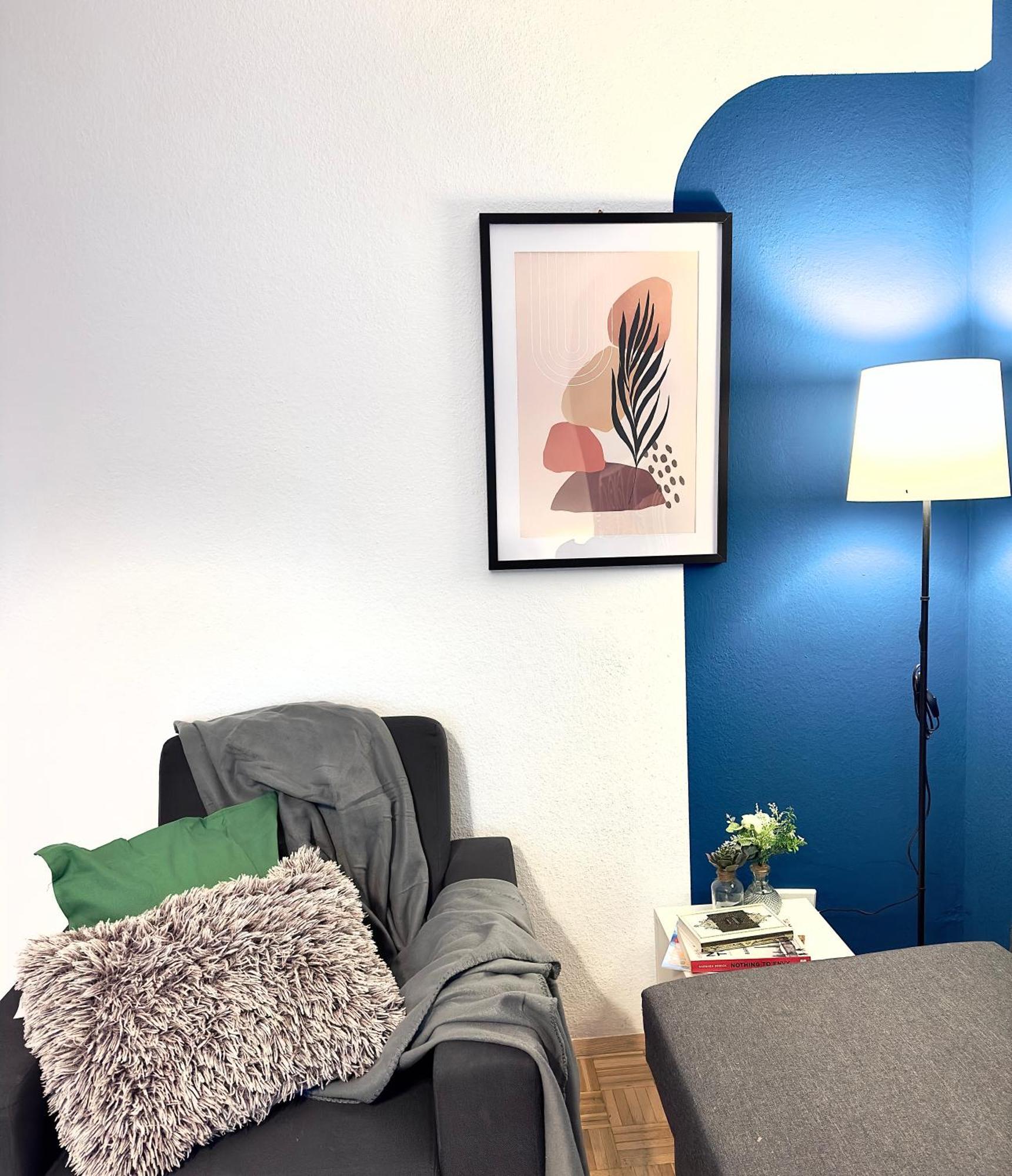 Apartment Design 3 Bedroom Near Main Train Station